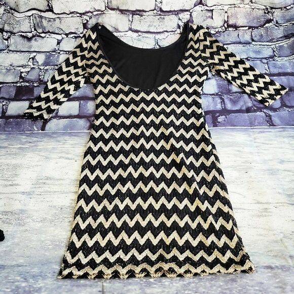 Windsor gold black zig zag bodycon lacy dress - Picture 2 of 4